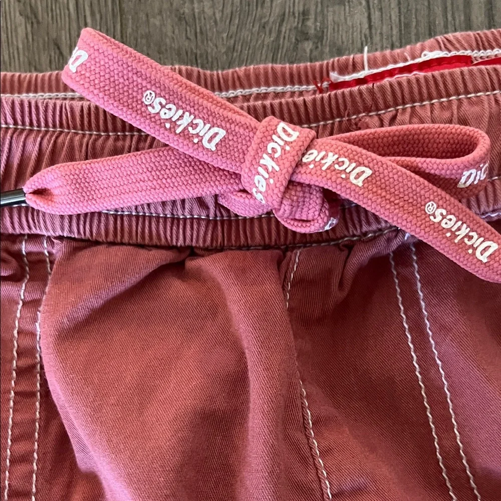 Dickies Women's Contrast Stitch Pull On Shorts.